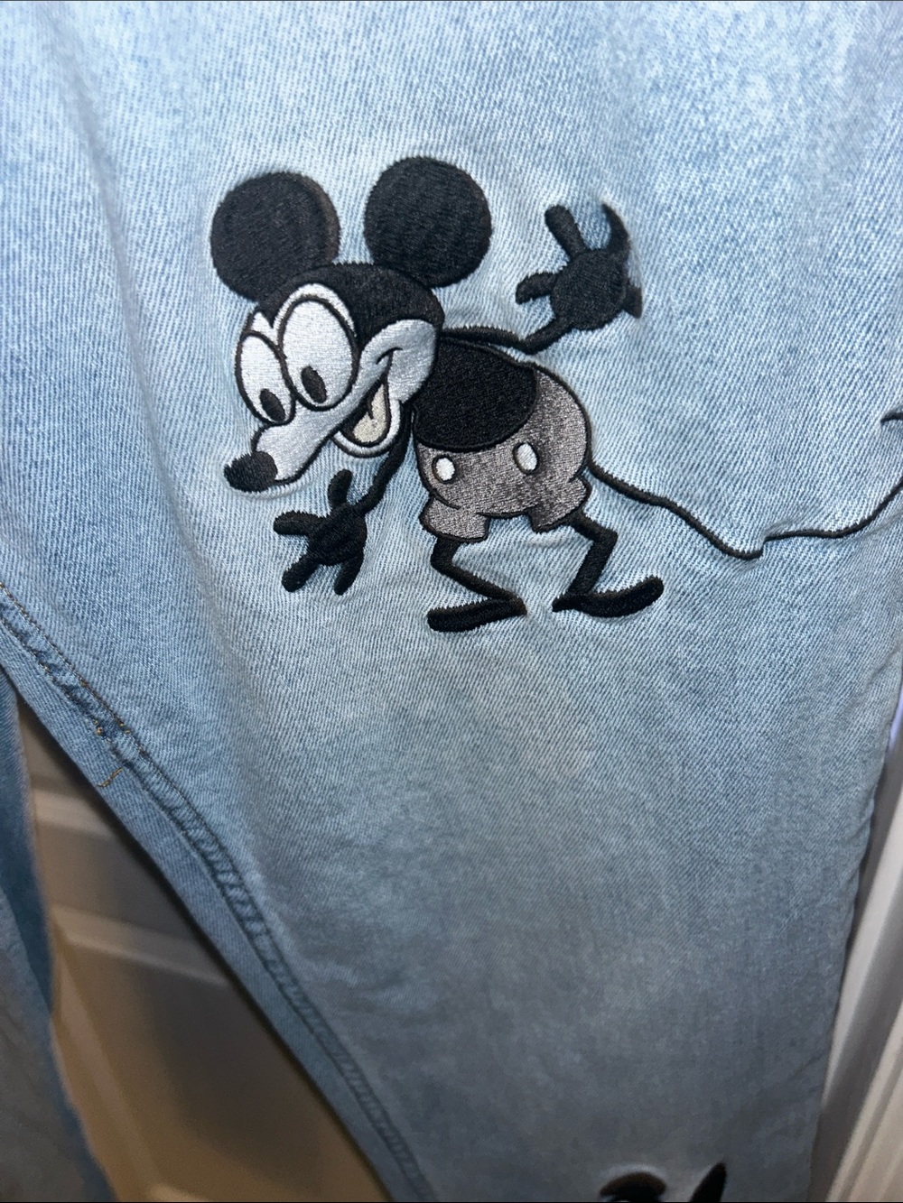 HP🎊🎊Her Universe Light Blue Denim Jeans with Mickey Graphics - Picture 4 of 10